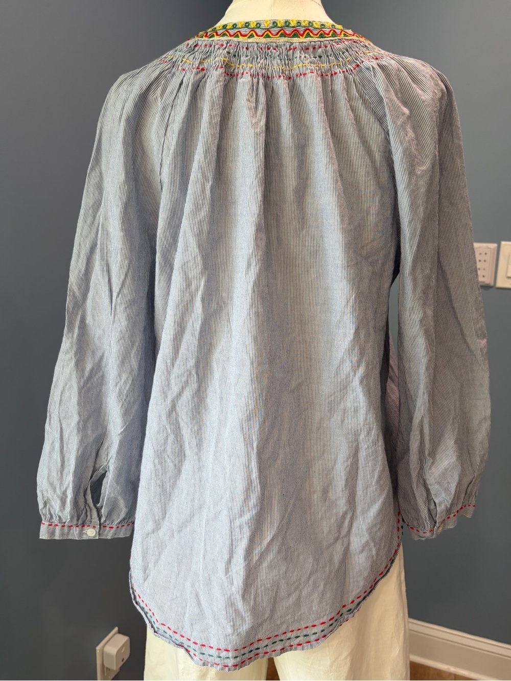 Velvet by Graham & Spencer Striped Embroidered Peasant Blouse Medium - Picture 9 of 10